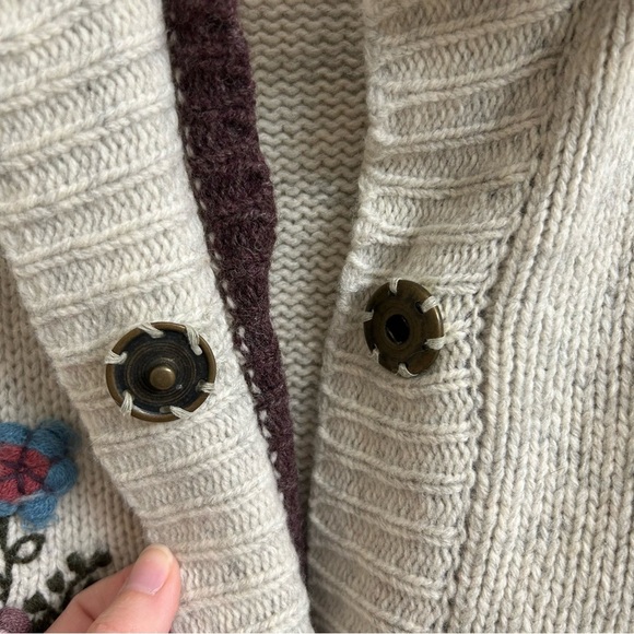 Natural Reflection Womens Size S Cardigan Sweater Floral Embroidered Pockets - Picture 5 of 11